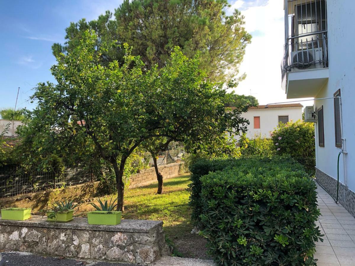 Ferienwohnung La Maison De Daniele Et Maria Fontane Bianche Exterior foto