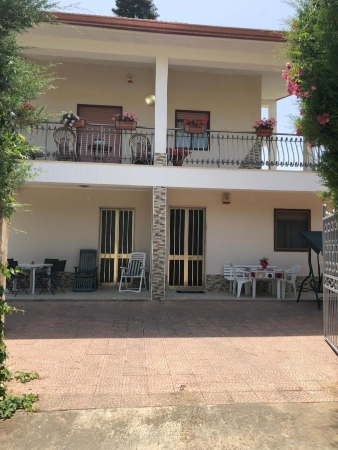 Ferienwohnung La Maison De Daniele Et Maria Fontane Bianche Exterior foto