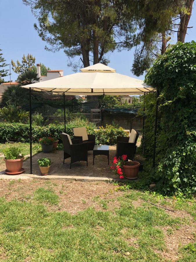 Ferienwohnung La Maison De Daniele Et Maria Fontane Bianche Exterior foto